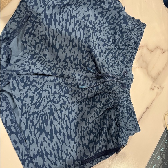 Athleta Girl Blue Patterned Shorts Size Large 12 with zipper pockets. - Picture 2 of 4